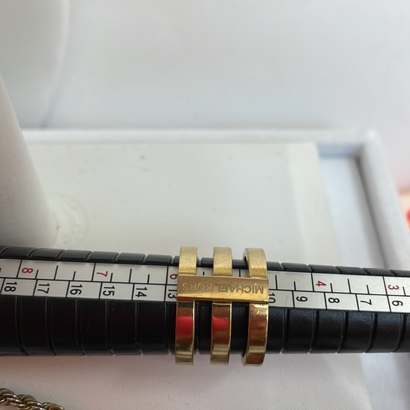 Michael Kors Tri Stack Gold Tone Ring. - Picture 5 of 5